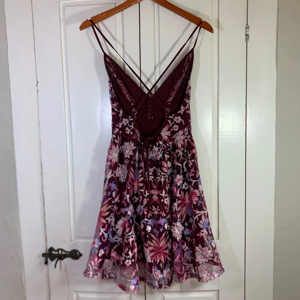 Free People Burgundy Floral Embroidered Lace Mini Dress Open Back Size 4 READ
